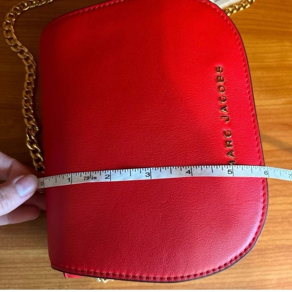 NWT Marc Jacob’s - Lipstick Red Shoulder Bag with Gold Chain - Picture 9 of 10